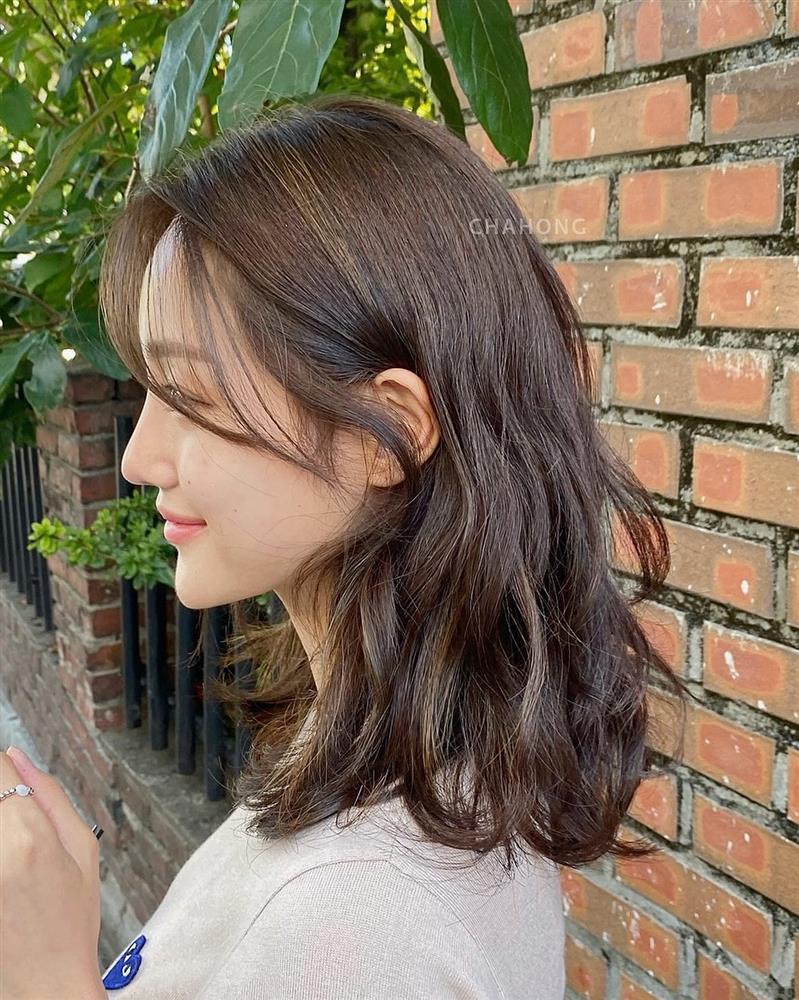 Là tóc xoăn nhưng 4 kiểu này giúp trẻ ra 5 tuổi, còn đang là xu hướng hot rần rần ngoài tiệm-11