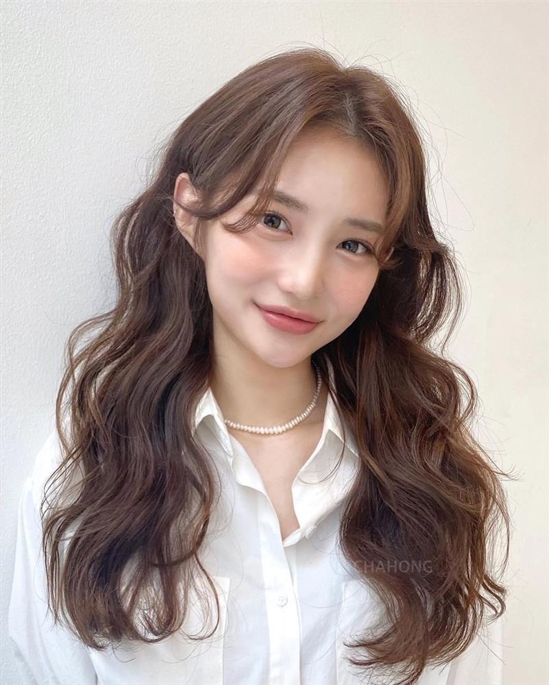 Là tóc xoăn nhưng 4 kiểu này giúp trẻ ra 5 tuổi, còn đang là xu hướng hot rần rần ngoài tiệm-3