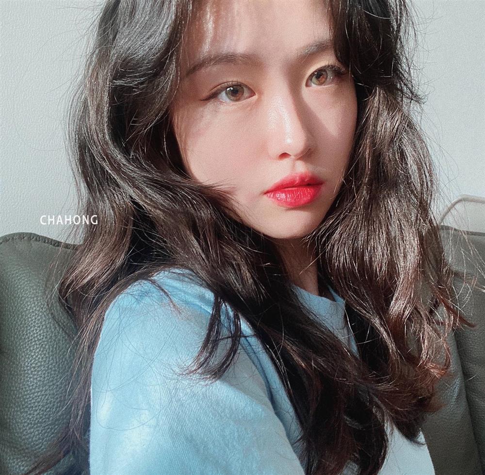 Là tóc xoăn nhưng 4 kiểu này giúp trẻ ra 5 tuổi, còn đang là xu hướng hot rần rần ngoài tiệm-9