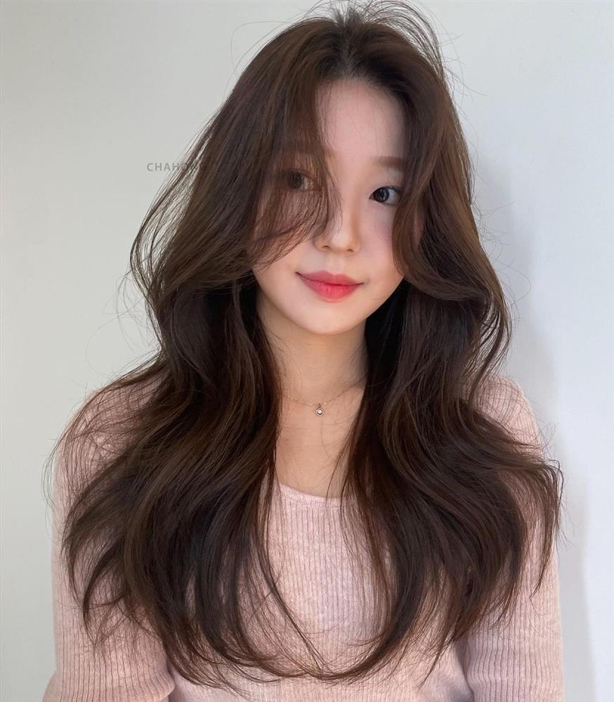 Là tóc xoăn nhưng 4 kiểu này giúp trẻ ra 5 tuổi, còn đang là xu hướng hot rần rần ngoài tiệm-14