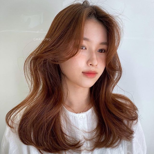 Là tóc xoăn nhưng 4 kiểu này giúp trẻ ra 5 tuổi, còn đang là xu hướng hot rần rần ngoài tiệm-15