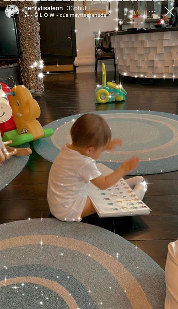 Hồ Ngọc Hà cười khổ khi chứng kiến dáng ngồi không chút thục nữ của con gái cưng Lisa-3