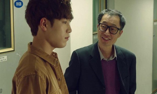 Bắt gặp con rể lén lút ăn đồ thừa trong bếp, lời giải thích sau đó khiến tôi vừa thương vừa giận-2