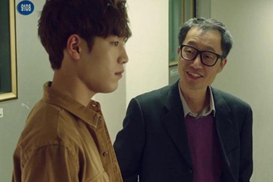 Bắt gặp con rể lén lút ăn đồ thừa trong bếp, lời giải thích sau đó khiến tôi vừa thương vừa giận