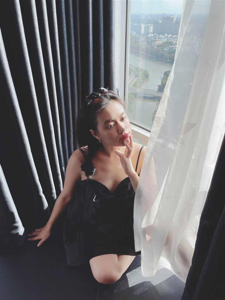 Hoàng Thuỳ Linh mặc đồ ngắn được khen ngợi sắc vóc quá đỉnh cao ở tuổi 33-5
