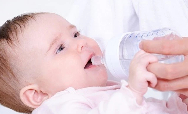 Mẹ bỉm cần chú ý những điều này khi chăm trẻ sơ sinh để tránh hậu quả về sau-2