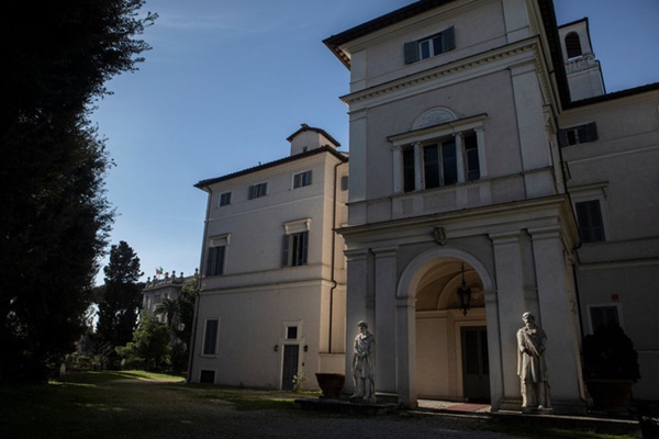 Cuộc đời hồng nhan bạc phận của Công nương Hoàng gia Italy: Bị con chồng kết tội mưu sát, về già vẫn phải làm 1 việc tưởng chỉ có trên phim-1