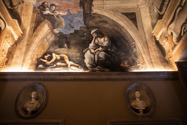 Cuộc đời hồng nhan bạc phận của Công nương Hoàng gia Italy: Bị con chồng kết tội mưu sát, về già vẫn phải làm 1 việc tưởng chỉ có trên phim-6