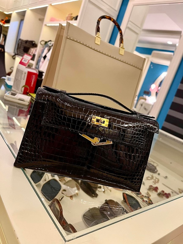 Di Băng chi bạc tỷ mua loạt túi Hermès, có những chiếc chỉ trong 3 ngày giá đã tăng hơn trăm triệu: Đúng là đừng dạy người giàu cách tiêu tiền!-1
