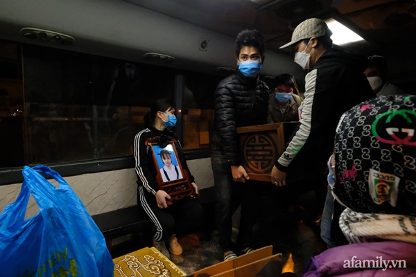 Giọt nước mắt muộn màng của mẹ bé gái bị đóng 10 chiếc đinh vào đầu: Tôi không bảo vệ được con, tôi là người mẹ tồi-4