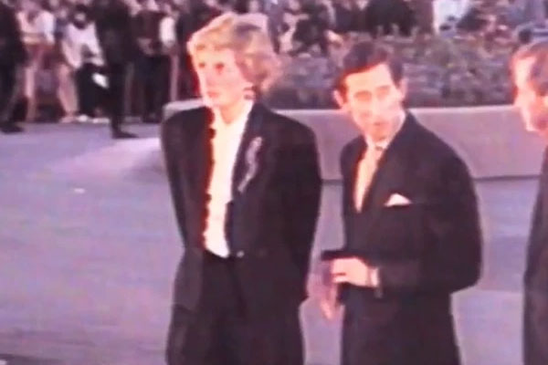 Điều ít biết về bức ảnh chân dung bị Công nương Diana ghét bỏ: Chứa chi tiết gây khó chịu nhưng vẫn được sử dụng và lưu hành khắp mọi nơi-5