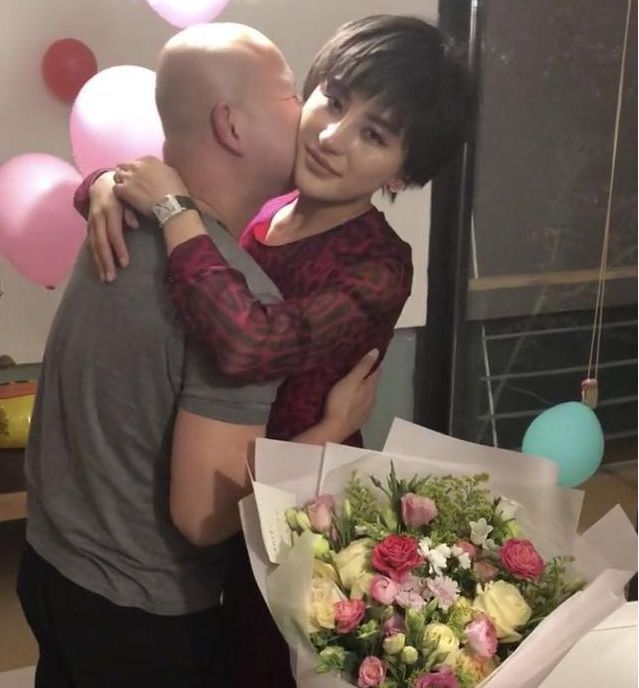 Giận dỗi bỏ về nhà ngoại cả tháng trời vẫn không thấy chồng đến đón, tôi lặng lẽ về nhà thì phát hiện điều bất ngờ-2