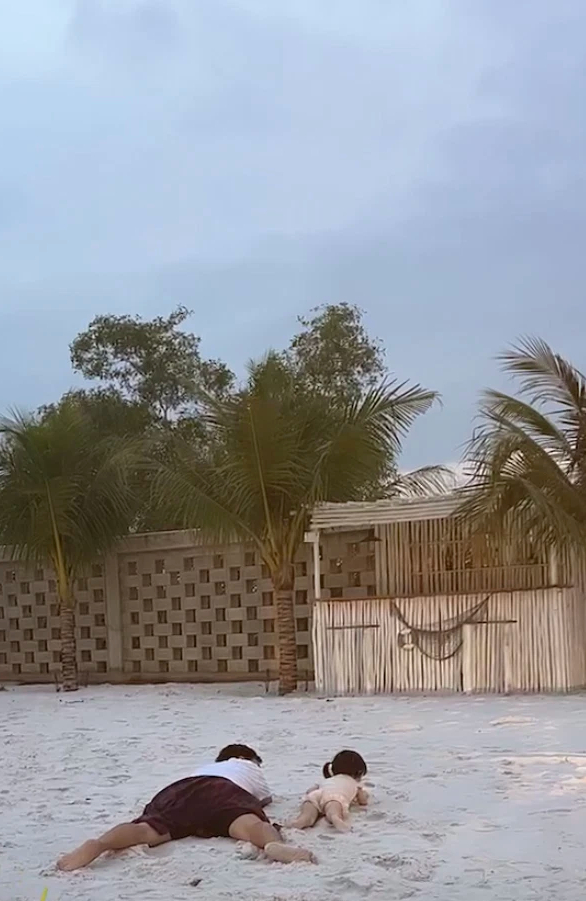 Nhã Phương khoe clip gia đình đi chơi nhà vườn, nhưng dân tình chỉ tập trung soi 1 hành động của Trường Giang với con gái: Dạy con TINH TẾ quá-2