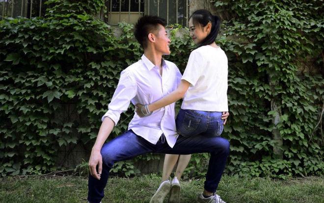 Vừa được đẩy ra khỏi phòng sinh, chồng quỳ sụp xuống bên cạnh nói một câu khiến tôi rơi nước mắt-1