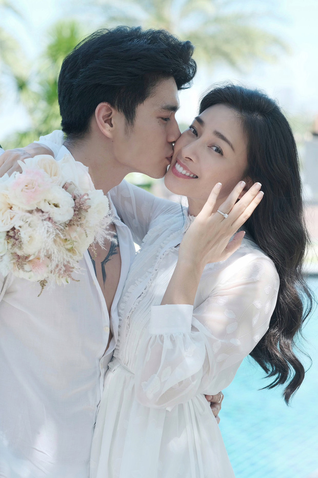HOT: Ngô Thanh Vân khoe nhẫn đính hôn, chuẩn bị tổ chức lễ cưới với Huy Trần-1