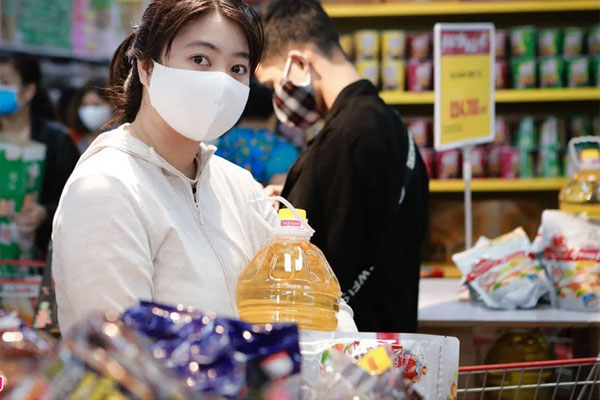 Giá dầu ăn giảm mạnh nhất 15.000 đồng theo giá xăng-2