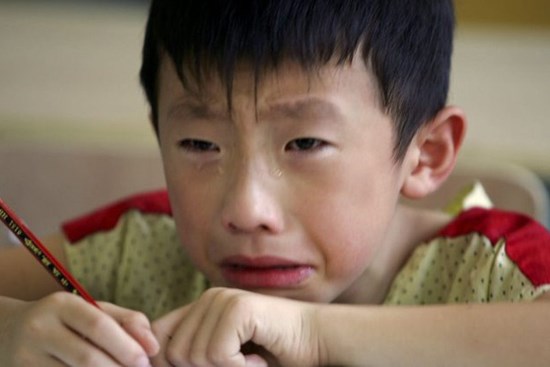 3 câu có độ SÁT THƯƠNG cao mà bố mẹ không nên nói với con trai: CÂU THỨ NHẤT không giúp con tiến bộ mà có nguy cơ khiến gia đình 