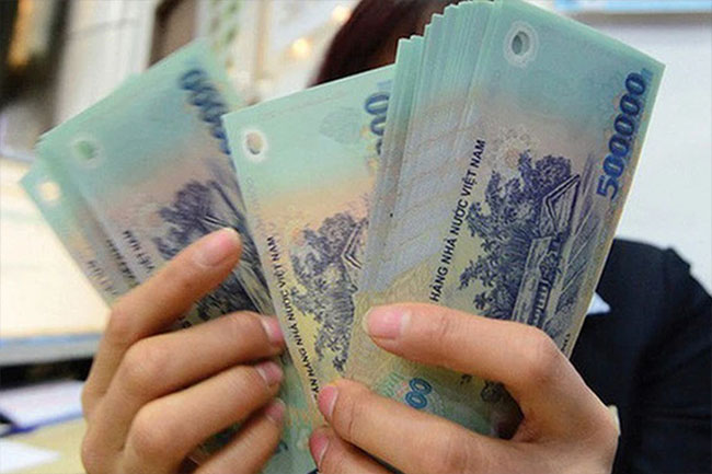 Em trai chồng kết hôn, mẹ chồng tìm tôi vay 200 triệu, lúc đưa tiền nghe họ nói chuyện, tôi đưa thêm 100 triệu nữa-2