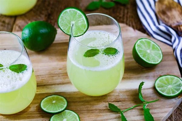 F0 sáng ngủ dậy uống 1 cốc nước này sẽ tăng sức đề kháng, tốt cho việc phục hồi: Nhưng có 4 nhóm người lại không nên dùng-3