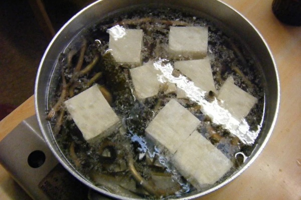 Nghi lễ kỳ dị đi chân trần trên lửa của người Nhật Bản-1