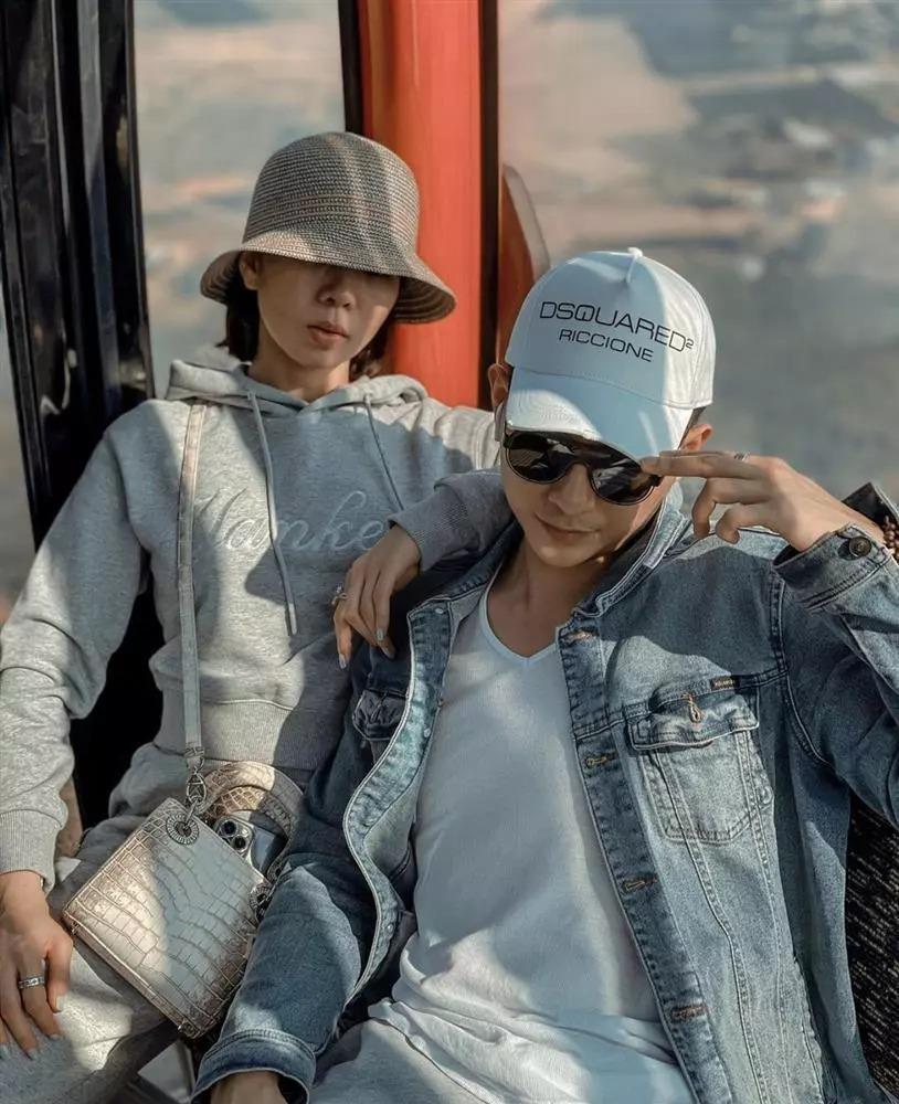 Hà Hồ lộ mặt mộc 0% son phấn, mất điểm vì chi tiết hệt Lệ Quyên-6