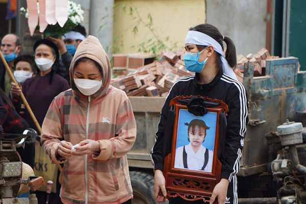 Sắp xét xử kẻ đóng 9 chiếc đinh vào đầu bé gái khiến nạn nhân tử vong-2