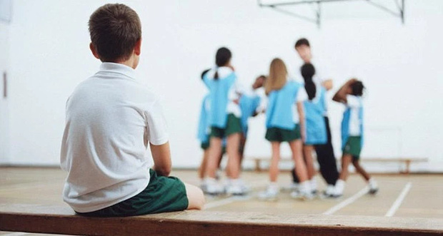 Giáo sư tâm lý: Người cha thường làm 3 hành động này dễ khiến con lớn lên tự ti, kém cỏi-2