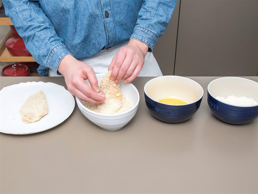 Món gà chiên xù kèm salad cải thảo kiểu Nhật-4