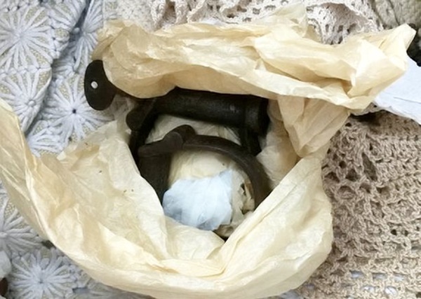 Bé gái xinh đẹp bị sát hại thương tâm nhưng phải 50 năm sau mới tìm ra hung thủ nhờ một đồ vật bệnh hoạn được chôn dưới lòng đất-4