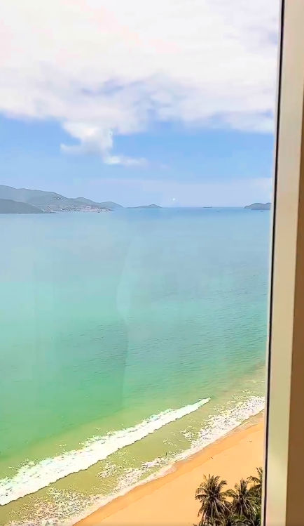 Vợ chồng nữ đại gia Di Băng chi 15 triệu/đêm ở phòng Tổng thống nhưng lại thèm 1 món bèo bọt được cất trong tủ siêu sang của khách sạn-6