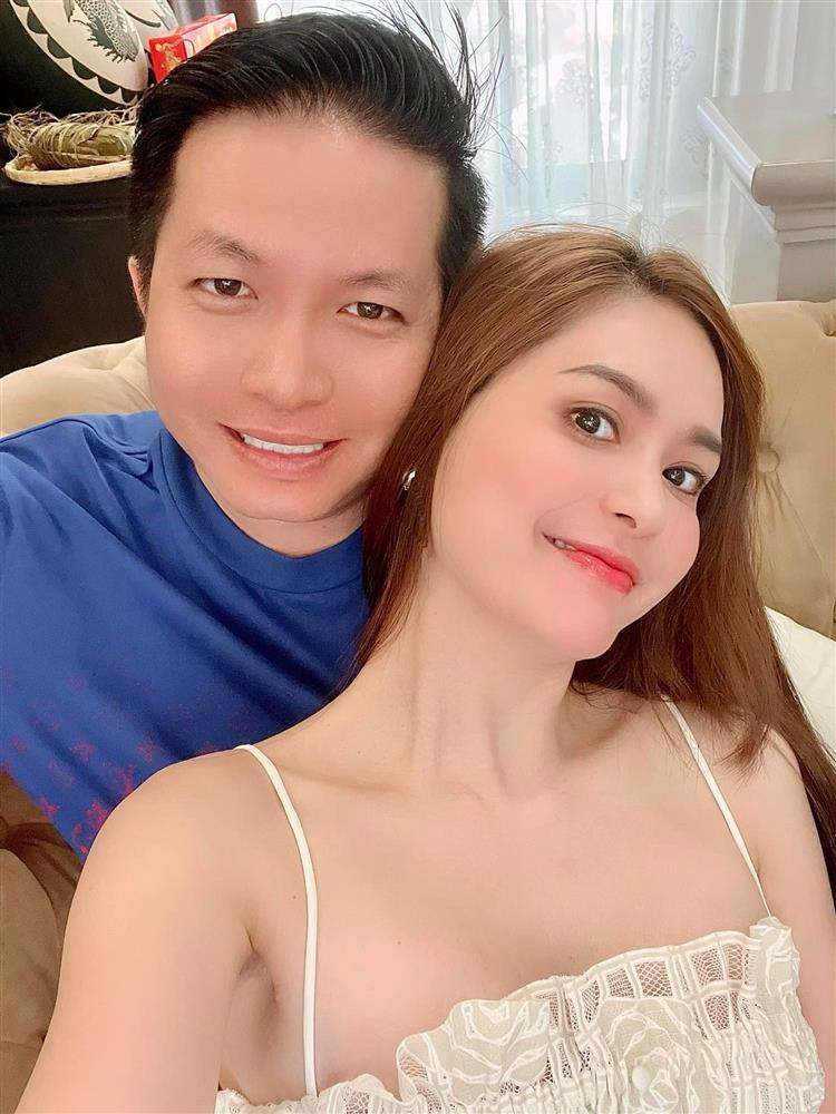 Vợ chồng nữ đại gia Di Băng chi 15 triệu/đêm ở phòng Tổng thống nhưng lại thèm 1 món bèo bọt được cất trong tủ siêu sang của khách sạn-9