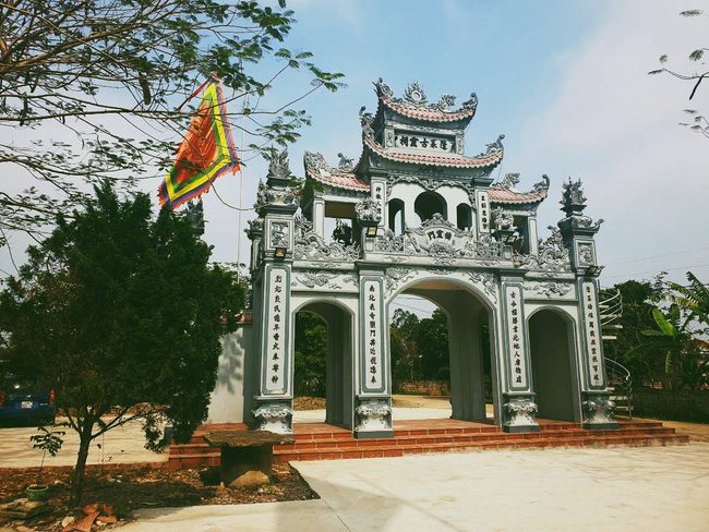 Understanding more about Thuong Bong Lai Co Linh Tu - where the giant albino python just appeared: Who is Co Doi Thuong Ngan?  What does the white snake mean in Mother Goddess worship?-8