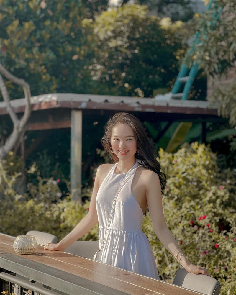 Style của Minh Hằng thế nào khi sắp lấy chồng: Lúc rất kín, lúc lại rất hở với đồ cắt khoét bạo tay-11