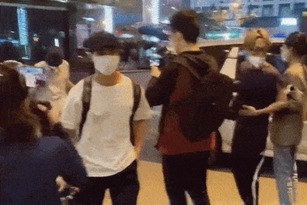 Con trai Công Phượng lần đầu xuất hiện rõ mặt trên mạng xã hội, hưởng hết nét đẹp của bố mẹ-4