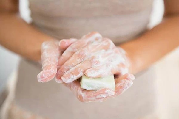 Nhiều chị em làm ít nhất một việc cực kỳ độc hại này trong ngày đèn đỏ khiến tử cung tổn thương, ngày càng yếu ớt, người trẻ lại càng dễ mắc-4