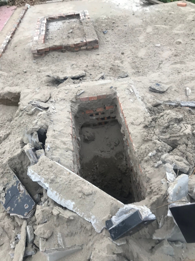 Hà Nội: Mộ phần cụ ông bị đào bới, đập phá chỉ sau vài ngày chôn cất-2