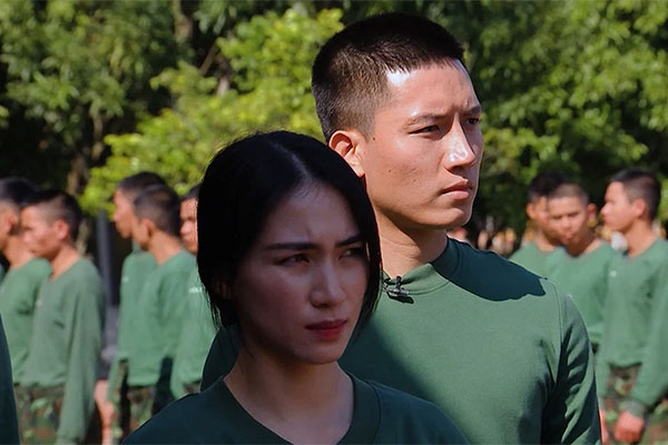 Sao nhập ngũ có 1 nữ ca sĩ đang học hành chăm chỉ thì BỎ THI đại học, cấp 3 từng làm chuyện ĐỘNG TRỜI nhưng kết cục bất ngờ-4