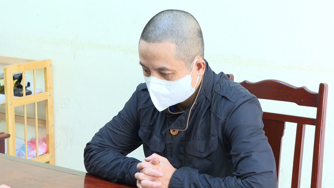 Người đàn ông dùng súng bắn thủng hàng loạt kính ô tô ở khu chung cư vì ảnh hưởng lối đi-2