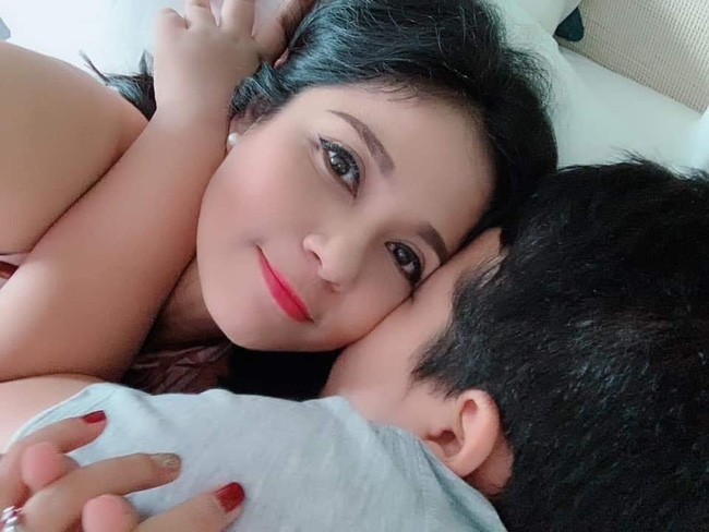 Người đẹp Tây Đô Việt Trinh kể chuyện con trai học online: Hé lộ 1 chi tiết mà khiến nhiều phụ huynh tranh cãi, khuyên cô nên bỏ gấp-3