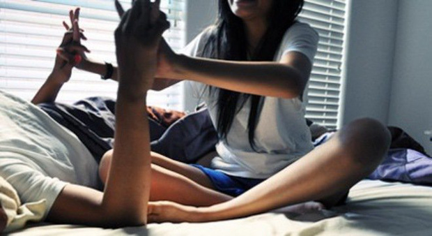 Đằng sau những học sinh cấp 2 lén xem phim sex, bị phát hiện và tâm sự khó nói: Làm sao để nói chuyện với bố mẹ bây giờ?-1