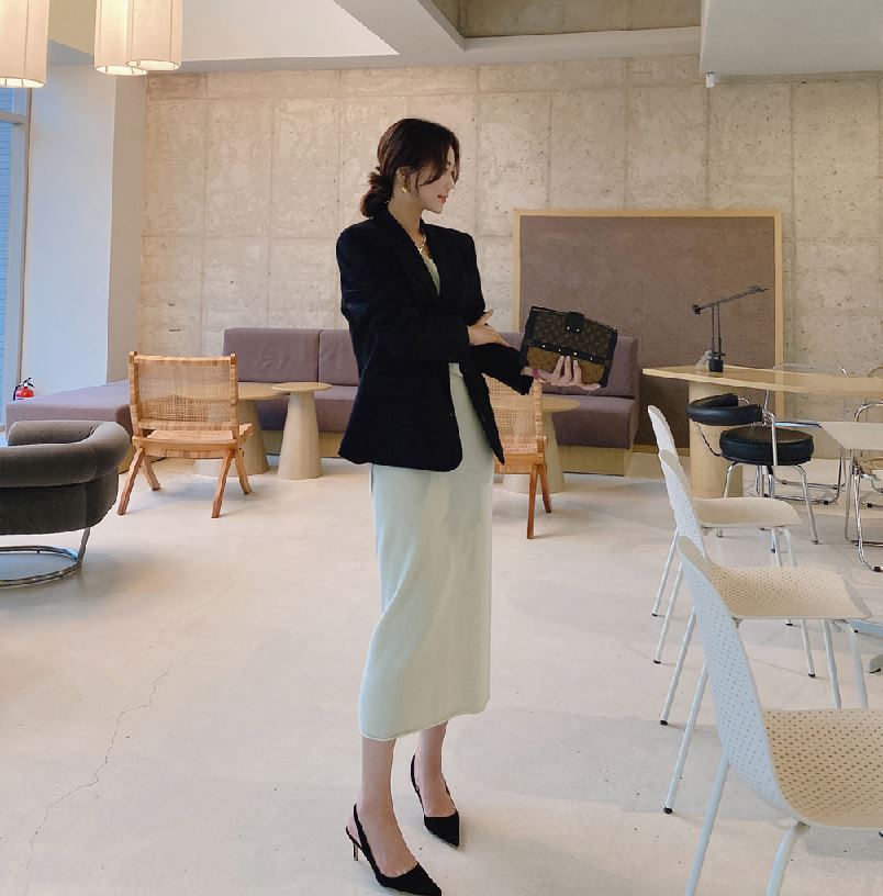 Blazer đen: 10 công thức lên đồ mà bạn sẽ không thể ngờ lại sang chảnh đến thế-6