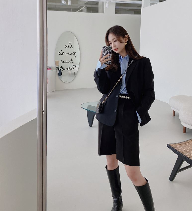 Blazer đen: 10 công thức lên đồ mà bạn sẽ không thể ngờ lại sang chảnh đến thế-7