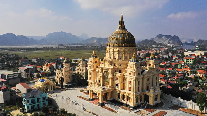 Chiêm ngưỡng loạt lâu đài dát vàng, nội thất toàn gỗ quý trị giá nghìn tỷ của đại gia Việt-8