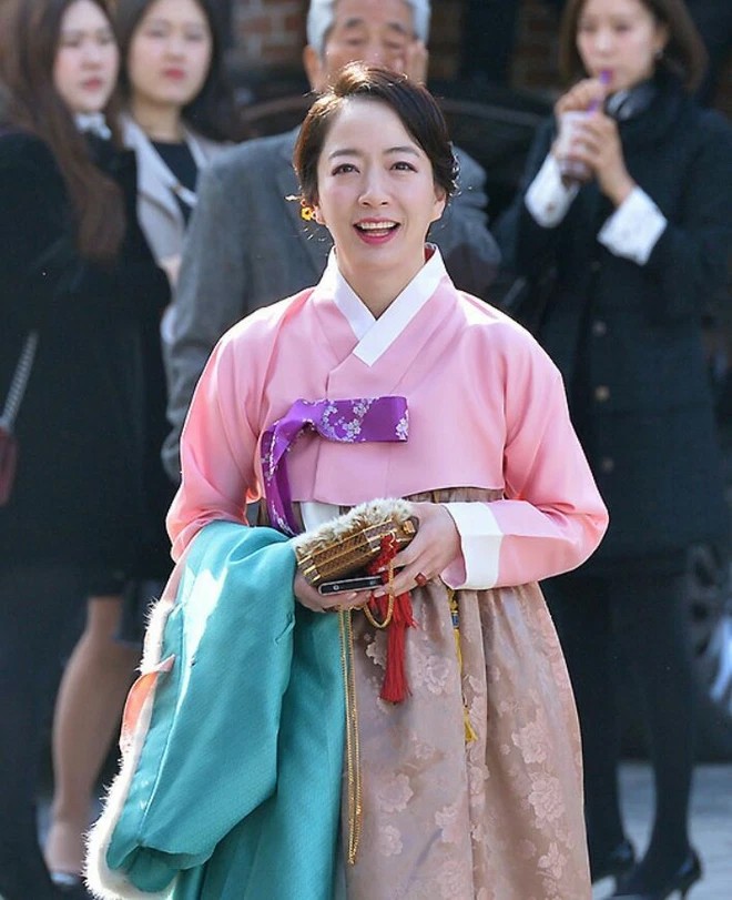 Muốn làm dâu hào môn, mẹ chồng khét tiếng tập đoàn Hyundai đưa ra loạt nguyên tắc: Dậy từ 4h sáng, phụ nữ phải nữ công gia chánh-8