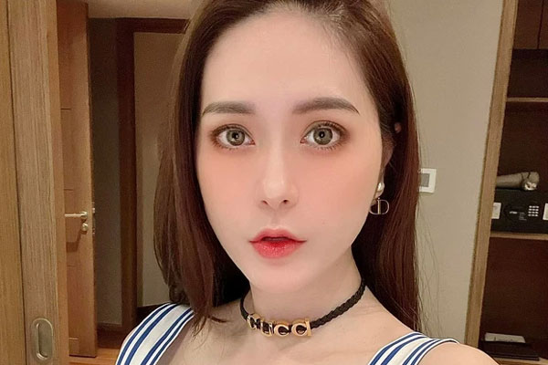 Trang Nemo vượt mặt” Đoàn Di Băng sở hữu xe máy giá 700 triệu, giờ mới nhớ có người hay hỏi chỗ bán mà không mua lắm!-7