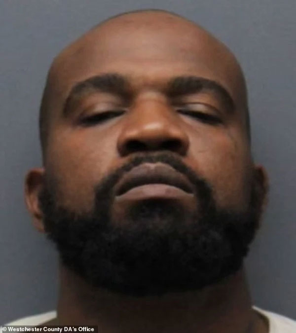 Người phụ nữ gốc Á vô cớ bị đánh chảy máu não ngay trước cửa nhà, đoạn video ghi lại toàn bộ sự việc khiến dư luận bàng hoàng-3