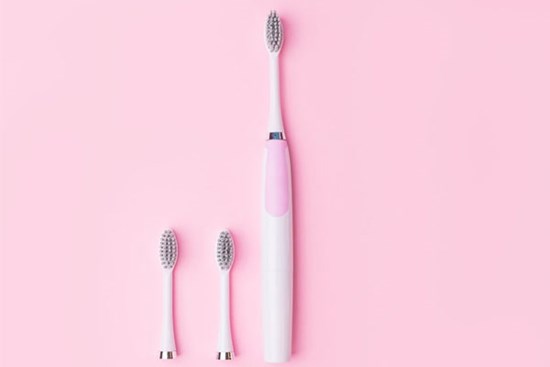 Hướng dẫn cách vệ sinh bàn chải điện khi bị mốc