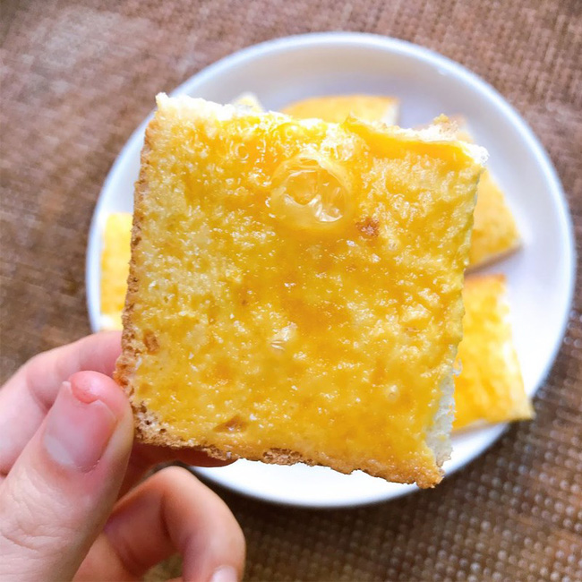 Có nồi chiên không dầu mà chưa thử làm món bánh này thì quá phí: Thao tác chỉ 5 phút, thành phẩm siêu lạ miệng-5