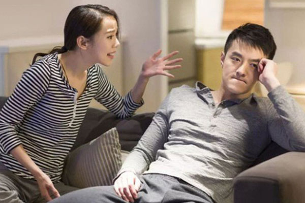 Làm việc cả tháng nay vẫn chưa biết mặt sếp, đến khi nhìn thấy rồi thì tôi lại sợ hãi đánh rơi cả tập tài liệu trên tay-2