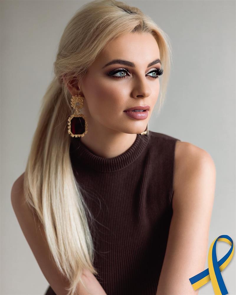 Tân Miss World 2021: Bánh bèo chúa đích thực với style toàn váy là váy, luôn khéo chọn thiết kế khoe một loạt điểm cực phẩm-1